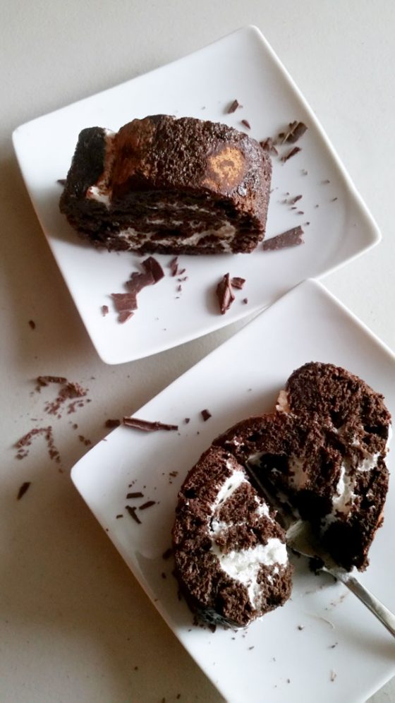 Chocolate-Roll-Cake-shavings