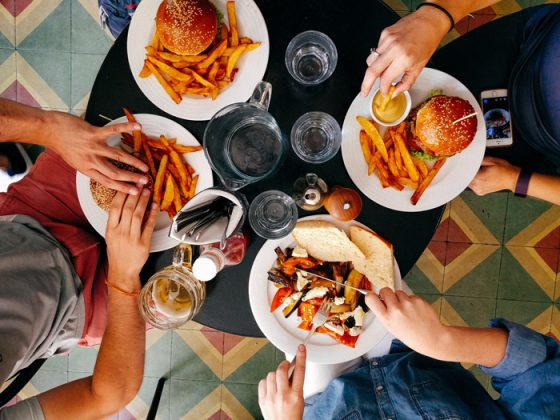 friends-burger-fries-party